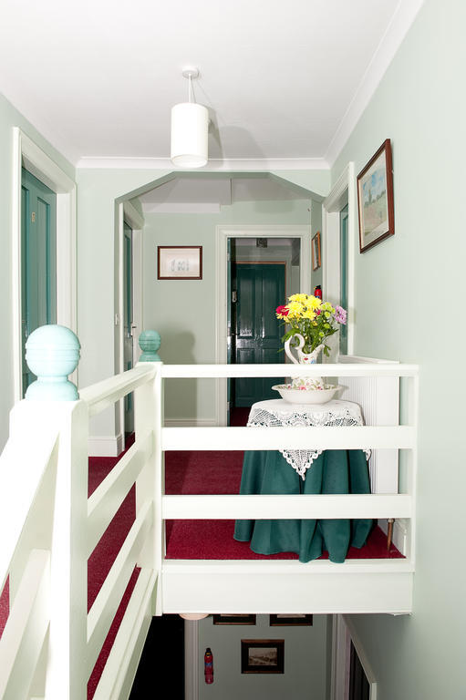 Holbrook Bed And Breakfast Шафтсбъри Екстериор снимка