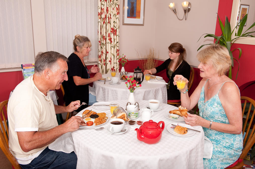 Holbrook Bed And Breakfast Шафтсбъри Екстериор снимка